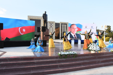 Qaradağ rayonunda Ümummilli Lider Heydər Əliyevin anadan olmasının 103-cü ildönümü təntənəli şəkildə qeyd olunub