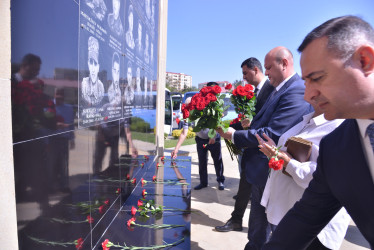 Qaradağ rayonunda “Şəhidlər” abidə kompleksinin önünə əklilqoyma mərasimi keçirildi.