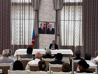 Qaradağ Rayon İcra Hakimiyyətinin başçısı Süleyman Mikayılovun Sahil qəsəbəsində səyyar qəbulu keçirilmişdir
