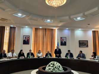 Azərbaycan Respublikasının Gənclər və İdman Nazirliyinin yaranmasının 32-ci ildönümü münasibətilə “Azərbaycan gənci müasir dövrdə” mövzusunda dəyirmi masa keçirildi