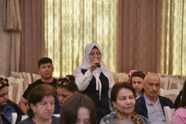 Qaradağ Rayon İcra Hakimiyyətinin başçısı Süleyman Mikayılovun Sahil qəsəbəsində səyyar qəbulu keçirilmişdir