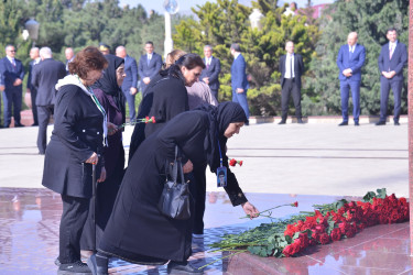Ümummilli Lider Heydər Əliyevin anadan olmasının 102-ci  ildönümü