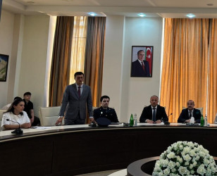 “Ailə - cəmiyyətin özəyi” mövzusunda dəyirmi masa keçirilmişdir.