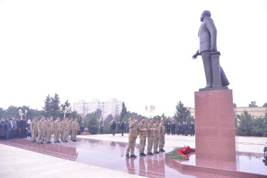 Qaradağ Azərbaycanın Ümummilli Lideri, Ulu Öndər Heydər Əliyevin əziz xatirəsi bir daha böyük ehtiramla anıldı.