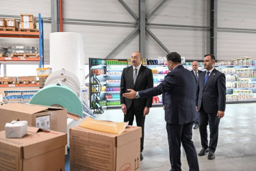 İlham Əliyev Qaradağ rayonunda kağız və gigiyenik məhsulların istehsalı müəssisəsinin açılışında iştirak edib