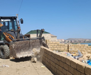 Qanunsuz olaraq hasarlanmış ərazilərdə söküntü işləri aparıldı