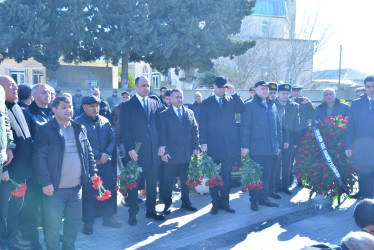 Azərbaycan Ordusunun Birinci Qarabağ müharibəsində itkin düşən döyüşçüsü Hüseynov Rafiq Hüseyn oğlunun nəşinin qalıqları Şəhidlər xiyabanına gətirilərək dəfn olundu.