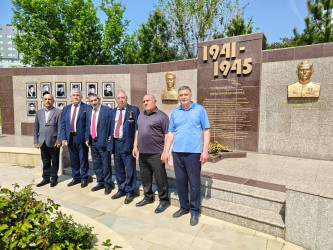 Volqoqradda yaşayan azərbaycanlı diaspor nümayəndələri Ümummilli Lider Heydər Əliyevin anadan olmasının 103-cü ildönümünə həsr olunmuş anım tədbiri keçirmişlər.