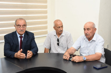 Qaradağ rayonunda ağsaqqallarla görüş keçirilib