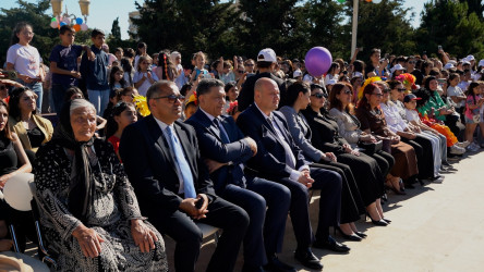 QARADAĞDA UŞAQLARIN RƏNGARƏNG DÜNYASI BAYRAMA ÇEVRİLDİ