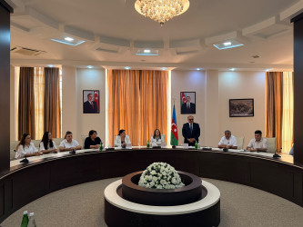 Azərbaycan Respublikası Prezidentinin Birinci Türkoloji Qurultayın 100 illik yubileyinin keçirilməsi haqqında Sərəncamına əsasən “Birinci Türkoloji Qurultay: Bir əsrlik elmi irs və milli birlik” mövzusunda dəyirmi masa keçirilib.