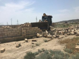 Qobustan qəsəbəsində qanunsuz tikinti işlərinin qarşısı alınması işləri davam edir