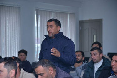 Qaradağ Rayon İcra Hakimiyyətinin başçısı Süleyman Mikayılovun növbəti səyyar qəbulu Şonqar qəsəbəsində keçirilib.