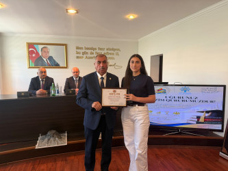 Qaradağ rayonunda 600-dən yüksək bal toplayan  abituriyentlərlə görüş keçirilib