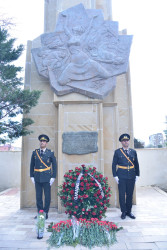 Qaradağ rayonunda “31 Mart Azərbaycanlıların Soyqırımı abidə-kompleksi”nin önündə anım tədbiri keçirildi.
