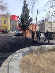 Qaradağ rayonu Sahil qəsəbəsində asflat örtüyü salınır