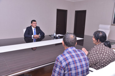 Qaradağ Rayon İcra Hakimiyyətinin başçısı Natiq Əliyev Qaradağ Rayon İcra Hakimiyyətində sakinlərlə görüşüb və vətəndaşların qəbulunu keçirib