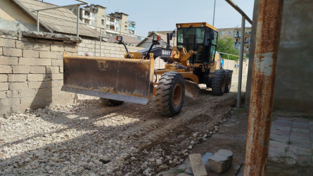 Qaradağ rayonunda küçələrə asfalt örtüyü çəkilir