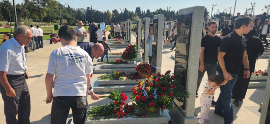 27 Sentyabr - Anım Günü ilə əlaqədar II Fəxri xiyabanda Şəhidlərin xatirəsi yad edildi