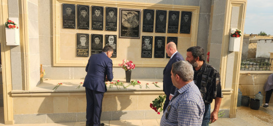 Qaradağ rayonunun Korgöz qəsəbəsində  Vətən Müharibəsi şəhidi Məmmədquliyev Ağabəy Zaur oğlunun anım mərasimi keçirilib.