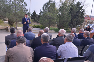 Qaradağ Rayon İcra Hakimiyyətinin başçısı Natiq Əliyev Puta qəsəbəsində sakinlərlə görüşüb və vətəndaşların səyyar qəbulunu keçirib.