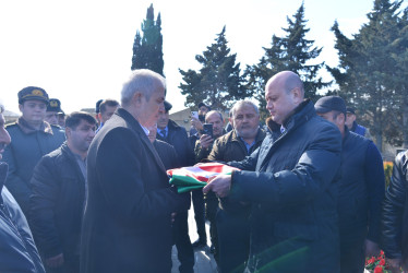 Azərbaycan Ordusunun Birinci Qarabağ müharibəsində itkin düşən döyüşçüsü Hüseynov Rafiq Hüseyn oğlunun nəşinin qalıqları Şəhidlər xiyabanına gətirilərək dəfn olundu.