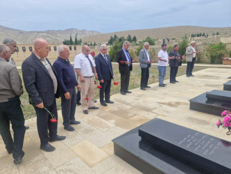 Qaradağ rayon Qızıldaş qəsəbəsində şəhidin  il dönümü ilə əlaqədar anım mərasimi keçirilib.
