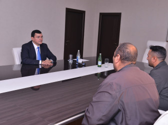 Qaradağ Rayon İcra Hakimiyyətinin başçısı Natiq Əliyev Qaradağ Rayon İcra Hakimiyyətində sakinlərlə görüşüb və vətəndaşların qəbulunu keçirib