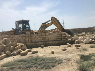 Qobustan qəsəbəsində qanunsuz tikinti işlərinin qarşısı alınması işləri davam edir