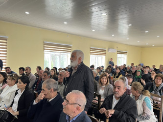 Qaradağ Rayon İcra Hakimiyyətinin başçısı Süleyman Mikayılovun Lökbatan qəsəbəsində səyyar qəbulu keçirilmişdir