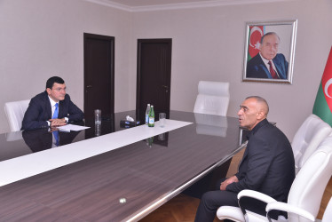 Qaradağ Rayon İcra Hakimiyyətinin başçısı Natiq Əliyev Qaradağ Rayon İcra Hakimiyyətində sakinlərlə görüşüb və vətəndaşların qəbulunu keçirib
