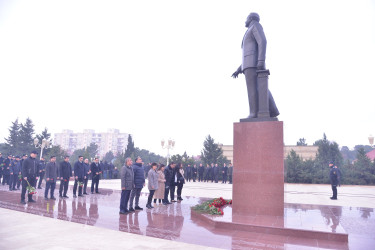 Qaradağ Azərbaycanın Ümummilli Lideri, Ulu Öndər Heydər Əliyevin əziz xatirəsi bir daha böyük ehtiramla anıldı.