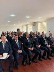 Qaradağ Rayon İcra Hakimiyyətinin başçısı kollektivə təqdim olunub