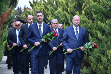 Qaradağ rayonunda “31 Mart Azərbaycanlıların Soyqırımı abidə-kompleksi”nin önündə anım tədbiri keçirildi.