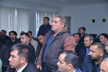 Qaradağ Rayon İcra Hakimiyyətinin başçısı Süleyman Mikayılovun növbəti səyyar qəbulu Şonqar qəsəbəsində keçirilib.