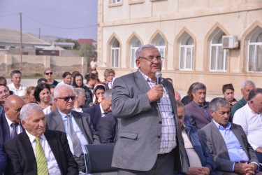 Qaradağ Rayon İcra Hakimiyyətinin başçısı Natiq Əliyev Puta qəsəbəsində sakinlərlə görüşüb və vətəndaşların səyyar qəbulunu keçirib.