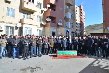 Azərbaycan Ordusunun Birinci Qarabağ müharibəsində itkin düşən döyüşçüsü Hüseynov Rafiq Hüseyn oğlunun nəşinin qalıqları Şəhidlər xiyabanına gətirilərək dəfn olundu.