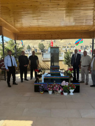 27 Sentyabr – Anım Günü münasibətilə qəsəbə məzarlıqlarında dəfn olunmuş şəhidlərin məzarları ziyarət edildi