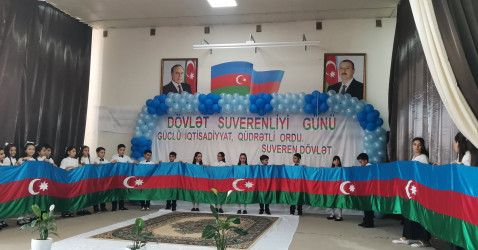 “Dövlət Suverenliyi Günü”nə həsr olunmuş ədəbi-bədii kompozisiya keçirildi.