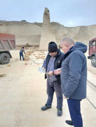 Qaradağ rayonun inzibati ərazisində fəaliyyət göstərən daş karxanalarında bir sıra sahibkarlarla görüş keçirilmişdir