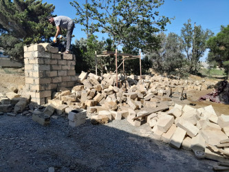 Qanunsuz olaraq hasarlanmış ərazilərdə söküntü işləri aparıldı