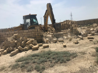 Qobustan qəsəbəsində qanunsuz tikinti işlərinin qarşısı alınması işləri davam edir