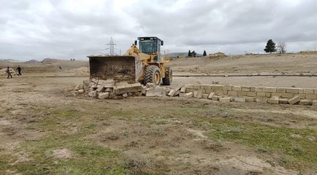 Sanqaçal qəsəbəsində qanunsuz tikinti işlərinin qarşısı alınması işləri davam edir