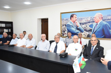 Qaradağ rayonunda ağsaqqallarla görüş keçirilib