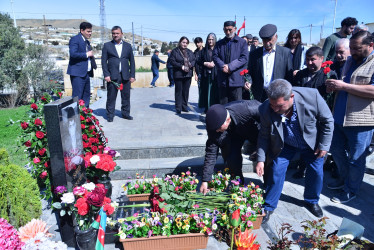 Şəhid Hüseynov Rafiq Hüseyn oğlunun Qaradağ rayonu, Lökbatan qəsəbəsində 40 mərasimi keçirilmişdir.