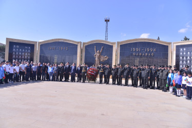 Qaradağ rayonunda “Şəhidlər” abidə kompleksinin önünə əklilqoyma mərasimi keçirildi.