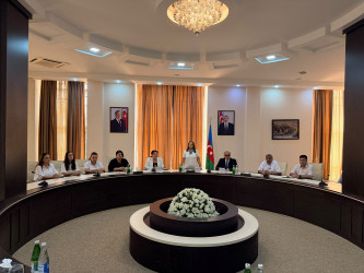 Azərbaycan Respublikası Prezidentinin Birinci Türkoloji Qurultayın 100 illik yubileyinin keçirilməsi haqqında Sərəncamına əsasən “Birinci Türkoloji Qurultay: Bir əsrlik elmi irs və milli birlik” mövzusunda dəyirmi masa keçirilib.