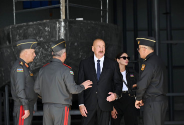 Azərbaycan Respublikasının Prezidenti, Silahlı Qüvvələrin Müzəffər Ali Baş Komandanı İlham Əliyev və birinci xanım Mehriban Əliyeva Hərbi Dəniz Qüvvələrində olublar.