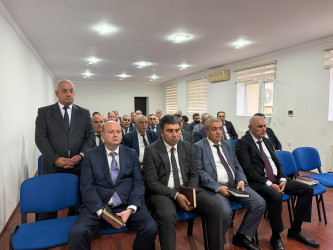 Qaradağ rayonunda kommunal məsələlərlə bağlı müşavirə keçirilib