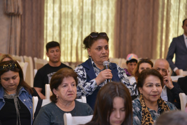 Qaradağ Rayon İcra Hakimiyyətinin başçısı Süleyman Mikayılovun Sahil qəsəbəsində səyyar qəbulu keçirilmişdir
